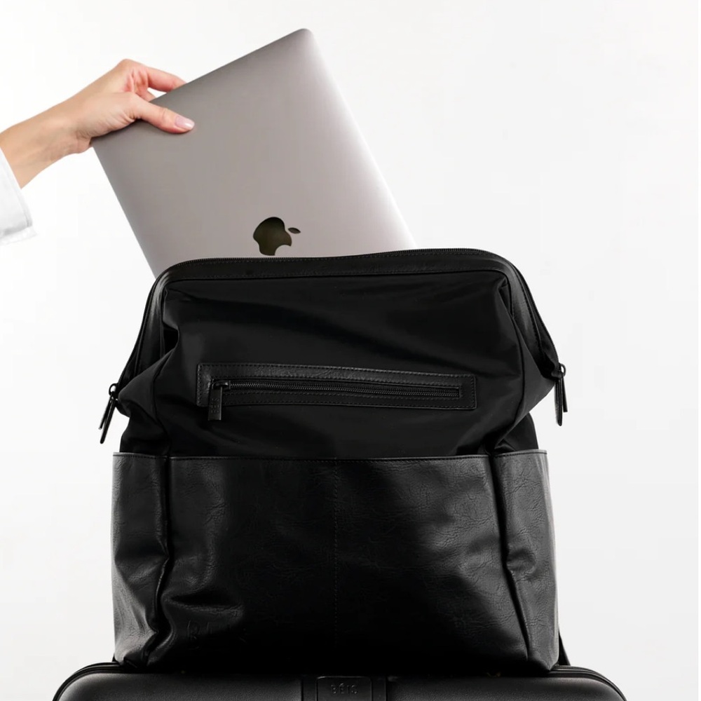 BIES The Backpack Diaper Bag in Black - Picture 8 of 16